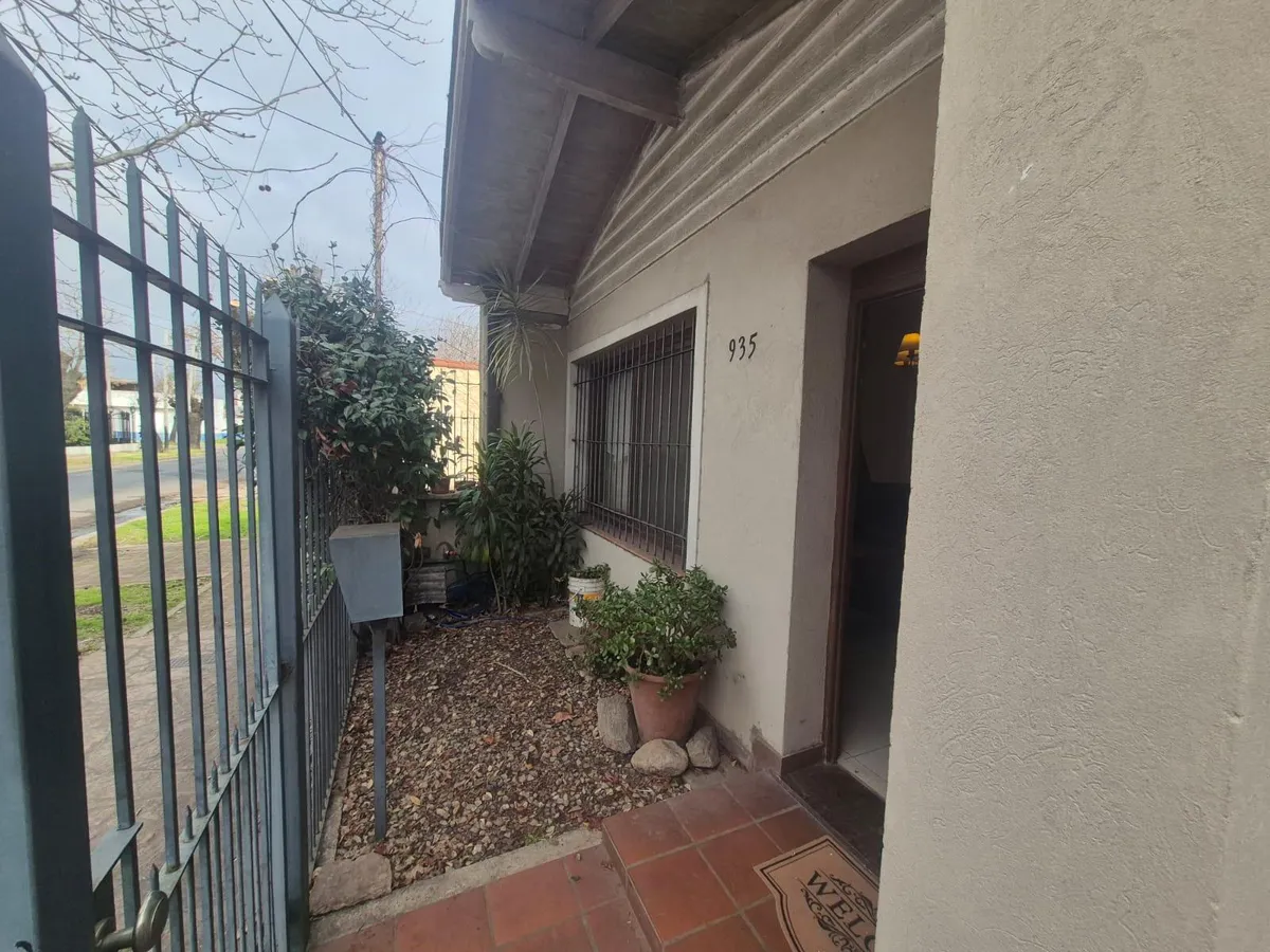 Casa en Almirante Brown, Almirante Brown